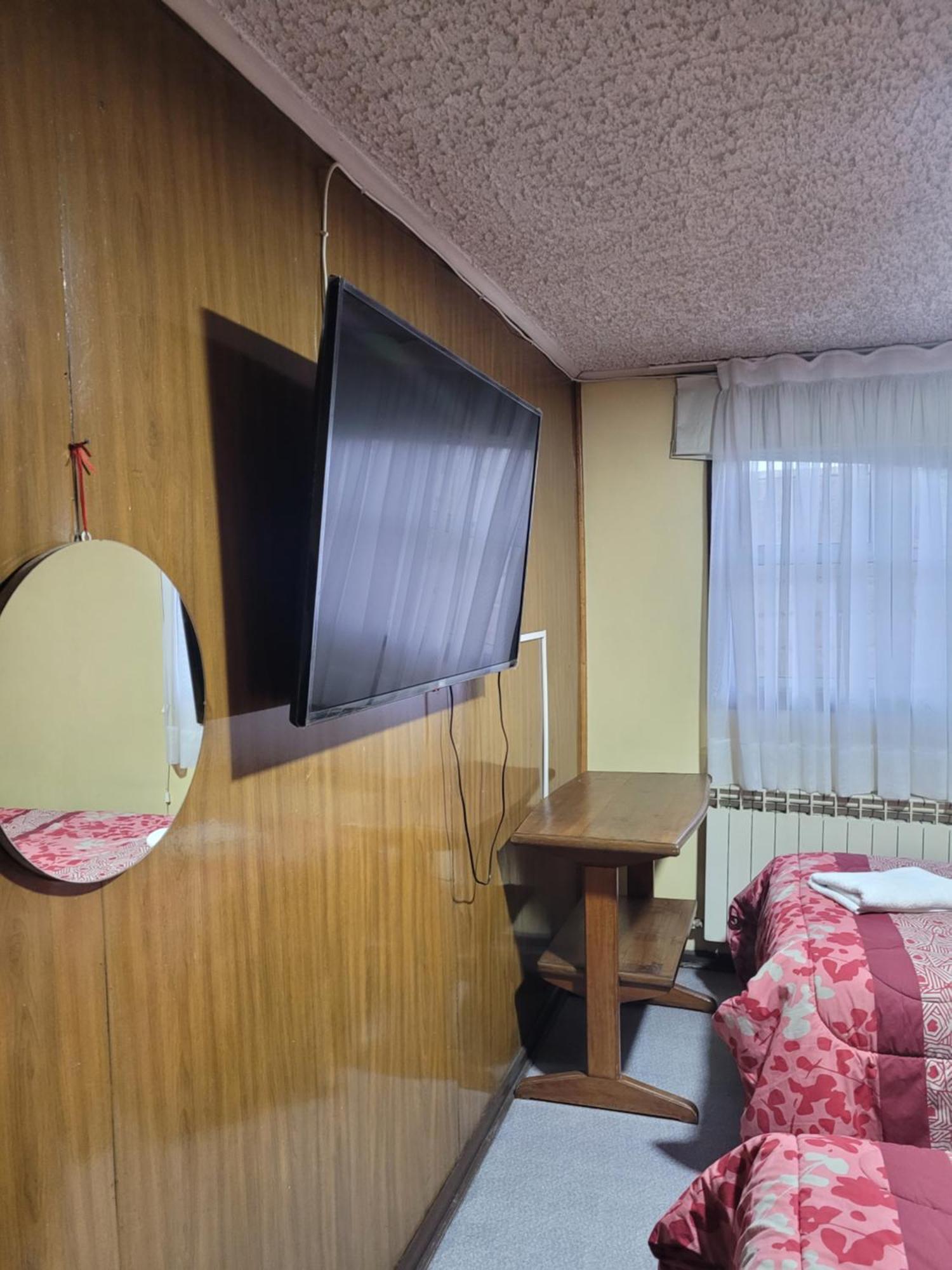 Hostal Balmaceda Punta Arenas Exterior photo